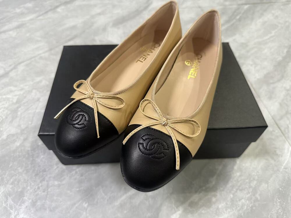 Chanel Beige Black Cap Toe CC Logo Bow Leather Ballet Flats
